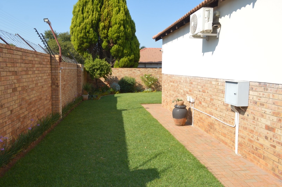 3 Bedroom Property for Sale in Wilkoppies North West